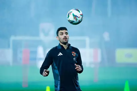 طاهر يعود للمشاركة مع الأهلي أمام الهلال بعد غياب 115 يوما